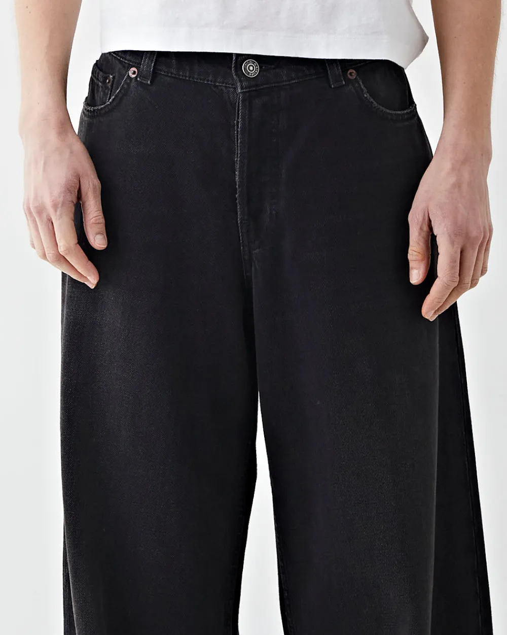 Haikure Bethany Mid Black Hot